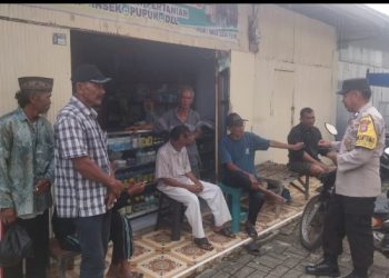 Cegah Karhutla, Bhabinkamtibmas Desa Nepo Imbau Petani Tak Bakar Lahan Sembarangan