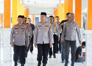 Baru Menjabat Kapolres Barru, AKBP Suryo Wibowo Langsung Jenguk Anggota Kecelakaan di RSUD Lapatarai
