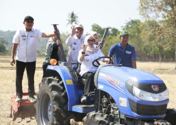 Mappalili di Cilellang, Bupati Barru Andi Ina Ajak Petani Perkuat Kebersamaan
