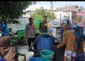 Kemarau Panjang, Polres Barru Bersama Pemdes Pao Pao Salurkan 9.000 Liter Air Bersih