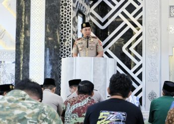 Jumat Keliling di Barru, Kapolres AKBP Suryo Wibowo Ajak Orang Tua Awasi Anak dari Bahaya Narkoba