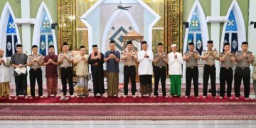 Shalat Subuh Keliling di Bottoe, Kapolres Barru Imbau Warga Waspadai Balapan Liar dan Narkoba
