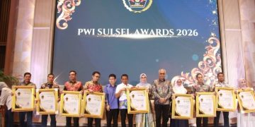 Terima PWI Award, Bupati Barru Andi Ina Tegaskan Pentingnya Sinergi Pemerintah dan Pers