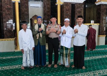 Jumat Keliling di Takkalasi, Kapolres Barru Ajak Warga Jaga Kamtibmas