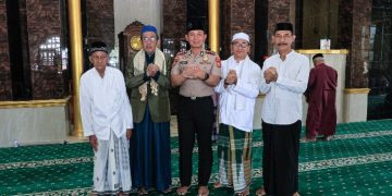 Jumat Keliling di Takkalasi, Kapolres Barru Ajak Warga Jaga Kamtibmas